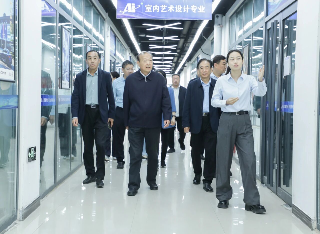 微信图片_2025-09-28_090503_172.jpg